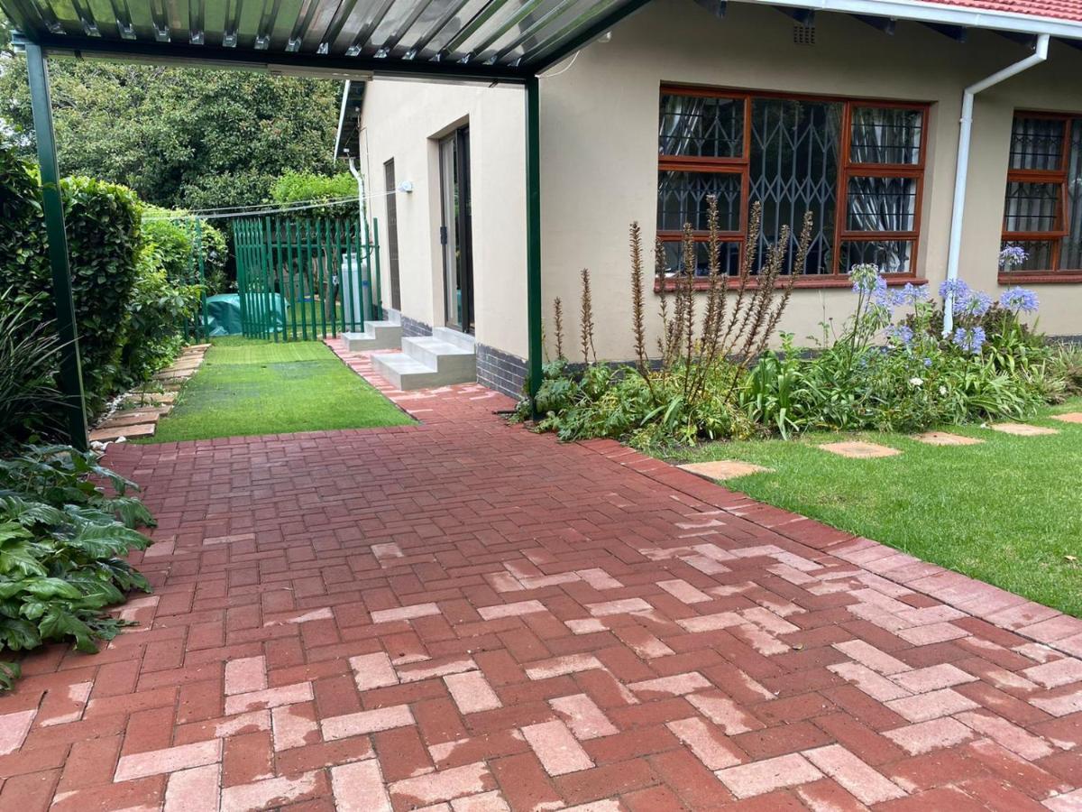 Garden And Park Leisure On Tugela Apartment เบโนนิ ภายนอก รูปภาพ