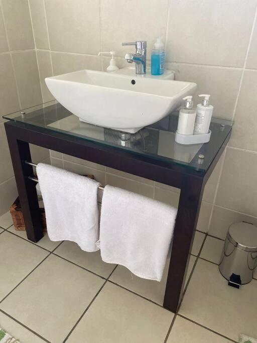 Garden And Park Leisure On Tugela Apartment เบโนนิ ภายนอก รูปภาพ