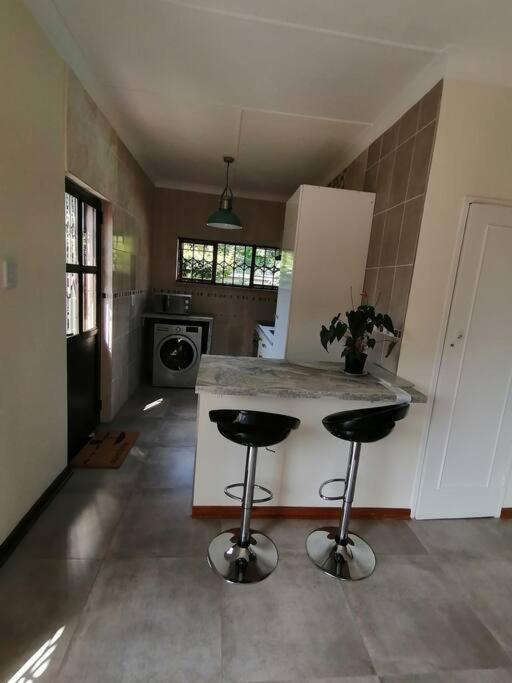 Garden And Park Leisure On Tugela Apartment เบโนนิ ภายนอก รูปภาพ