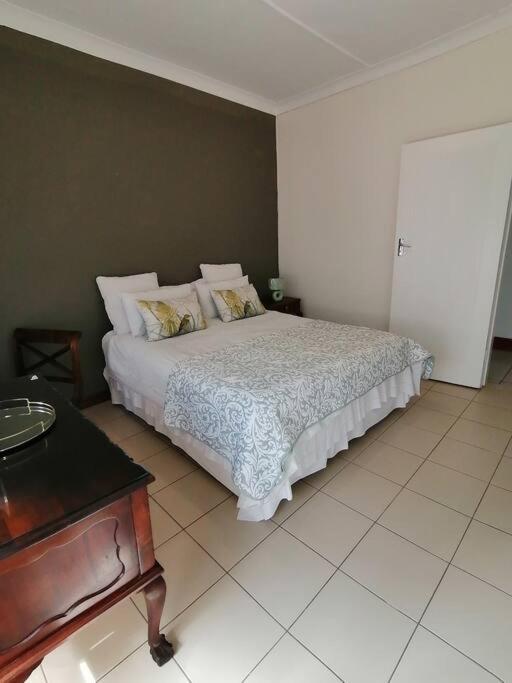 Garden And Park Leisure On Tugela Apartment เบโนนิ ภายนอก รูปภาพ